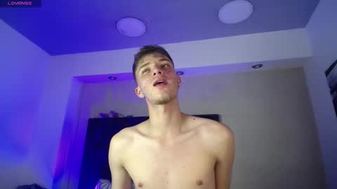 Snapshot of robbinblaze chatting on 03-15-26, 01:55 Robbin online show from 03-15-26, 01:55