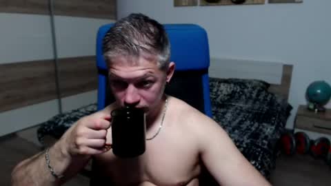 Snapshot of robbyshawz chatting on 05-10-26, 05:12 robbyshawz online show from 05-10-26, 05:12