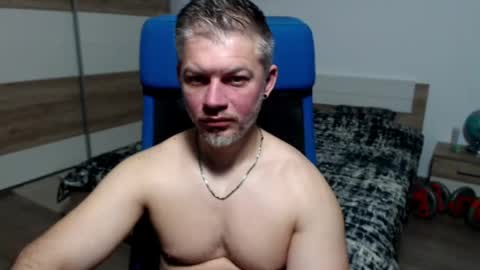 Snapshot of robbyshawz chatting on 05-17-26, 05:49 robbyshawz online show from 05-17-26, 05:49
