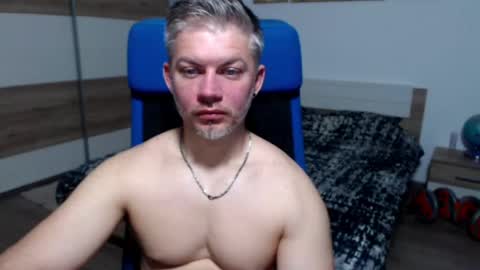 Snapshot of robbyshawz chatting on 05-20-26, 04:07 robbyshawz online show from 05-20-26, 04:07