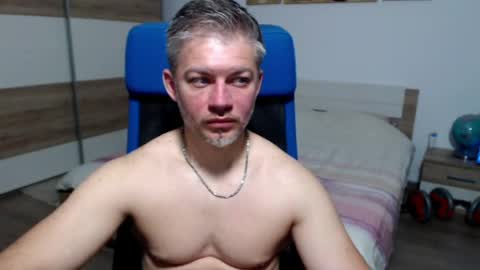 Snapshot of robbyshawz chatting on 05-26-26, 03:35 robbyshawz online show from 05-26-26, 03:35