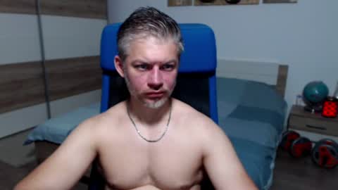 Snapshot of robbyshawz chatting on 06-11-26, 04:10 robbyshawz online show from 06-11-26, 04:10