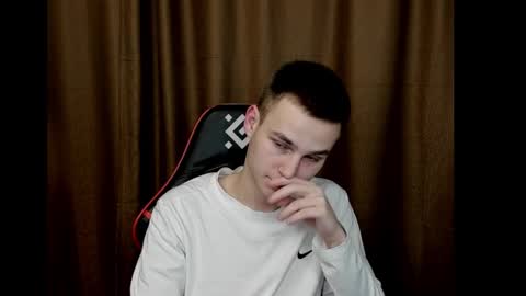 robert10211 online show from 12-22-24, 09:09