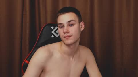 robert10211 online show from 12-24-24, 07:44