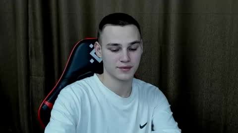 robert10211 online show from 01-07-25, 07:17