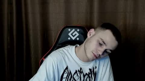 robert10211 online show from 01-31-25, 01:43