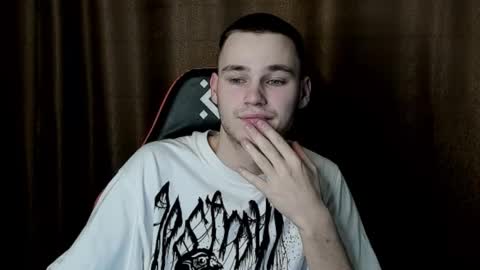 robert10211 online show from 01-31-25, 05:51