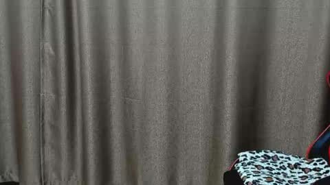 robert10211 online show from 09-10-25, 07:58