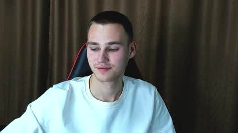 robert10211 online show from 10-02-25, 08:05