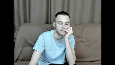 robert10211 online show from 10-30-25, 08:27