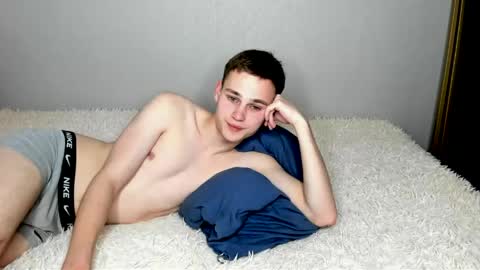 robert10211 online show from 04-24-26, 02:52