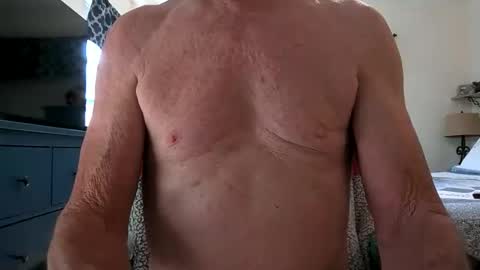 Snapshot of robert45556 chatting on 10-21-25, 06:30 robert online show from 10-21-25, 06:30