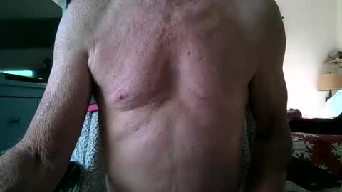 Snapshot of robert45556 chatting on 11-26-25, 08:10 robert online show from 11-26-25, 08:10