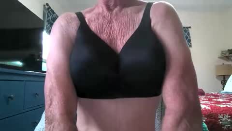 Snapshot of robert45556 chatting on 11-28-25, 09:17 robert online show from 11-28-25, 09:17