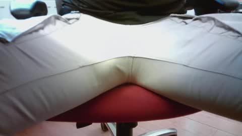 Snapshot of robert45l chatting on 02-21-25, 08:40 robert45l online show from 02-21-25, 08:40