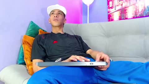 robert_kingg online show from 02-06-25, 06:51