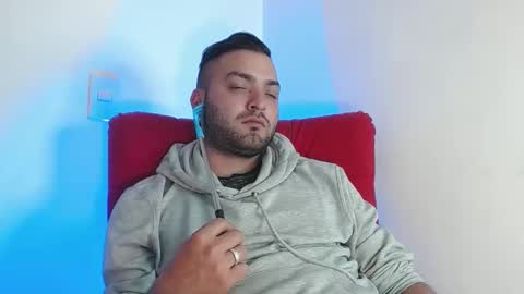 Snapshot of robert_leroy chatting on 02-07-25, 08:55 Stiven - online show from 02-07-25, 08:55