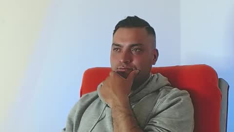 Snapshot of robert_leroy chatting on 10-24-25, 09:22 Stiven - online show from 10-24-25, 09:22