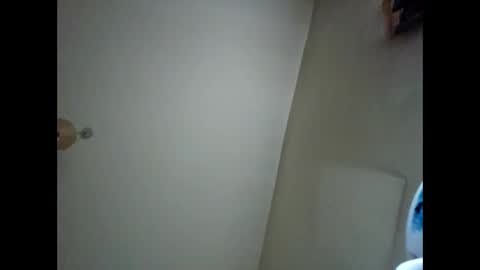 Snapshot of robertgodden0 chatting on 11-27-25, 09:28 Dominiquexd online show from 11-27-25, 09:28