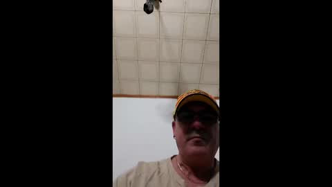 Snapshot of roberto1972 chatting on 12-14-25, 06:12 roberto1972 online show from 12-14-25, 06:12