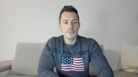 Snapshot of roberto4ever chatting on 01-19-25, 02:38 roberto4ever online show from 01-19-25, 02:38