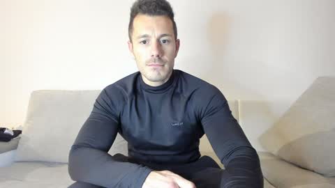 Snapshot of roberto4ever chatting on 01-22-25, 06:20 roberto4ever online show from 01-22-25, 06:20