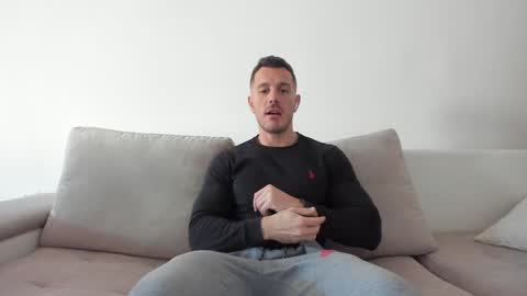 Snapshot of roberto4ever chatting on 01-29-25, 12:02 roberto4ever online show from 01-29-25, 12:02