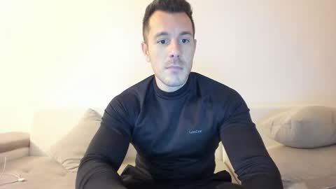 Snapshot of roberto4ever chatting on 11-20-25, 03:23 roberto4ever online show from 11-20-25, 03:23