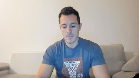 Snapshot of roberto4ever chatting on 11-26-25, 05:41 roberto4ever online show from 11-26-25, 05:41