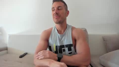 roberto4ever online show from 06-10-26, 05:07