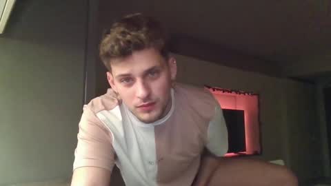 Snapshot of roberto_twink1 chatting on 12-14-24, 03:04 Roberto online show from 12-14-24, 03:04