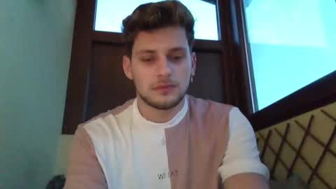 Snapshot of roberto_twink1 chatting on 01-14-25, 05:40 Roberto online show from 01-14-25, 05:40