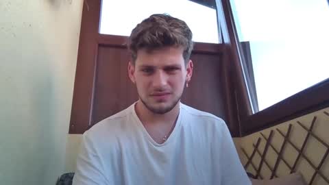 Snapshot of roberto_twink1 chatting on 01-16-25, 09:05 Roberto online show from 01-16-25, 09:05