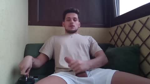 Snapshot of roberto_twink1 chatting on 02-01-25, 08:50 Roberto online show from 02-01-25, 08:50