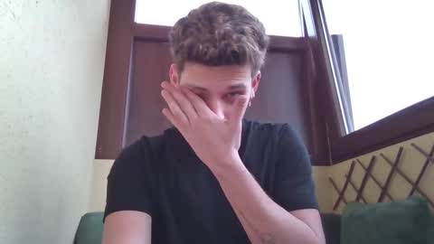 Snapshot of roberto_twink1 chatting on 02-02-25, 06:48 Roberto online show from 02-02-25, 06:48