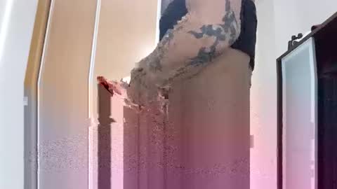 Snapshot of robertogonzalezpolonio15 chatting on 11-15-25, 09:50 uracan online show from 11-15-25, 09:50