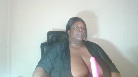 Snapshot of robertswhitney52 chatting on 11-22-25, 10:47 robertswhitney52 online show from 11-22-25, 10:47