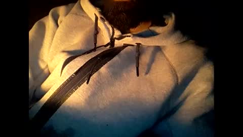 Snapshot of robincom23 chatting on 02-20-25, 01:36 R online show from 02-20-25, 01:36