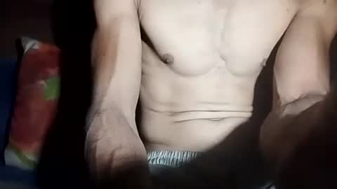 Snapshot of robincom23 chatting on 09-11-25, 01:28 R online show from 09-11-25, 01:28