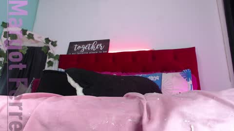 Snapshot of robinsonbaker chatting on 12-04-24, 06:44 Margot Ferrer online show from 12-04-24, 06:44