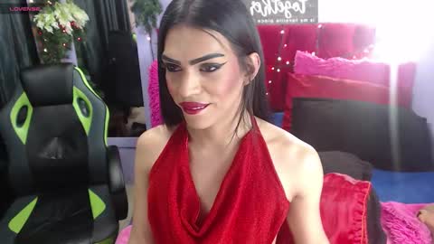 Snapshot of robinsonbaker chatting on 09-15-25, 05:40 Margot Ferrer online show from 09-15-25, 05:40