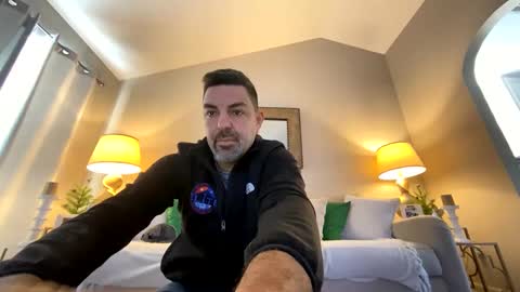 Snapshot of roblatino12 chatting on 12-23-24, 06:16 roblatino12 online show from 12-23-24, 06:16