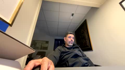 Snapshot of roblatino12 chatting on 02-14-25, 08:15 roblatino12 online show from 02-14-25, 08:15