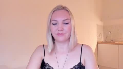 Snapshot of rock__baby chatting on 12-22-24, 06:37 rock__baby online show from 12-22-24, 06:37