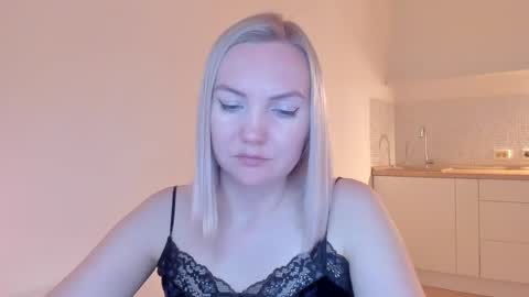 Snapshot of rock__baby chatting on 02-07-25, 10:41 rock__baby online show from 02-07-25, 10:41