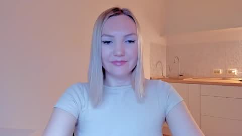 Snapshot of rock__baby chatting on 02-25-25, 01:41 rock__baby online show from 02-25-25, 01:41