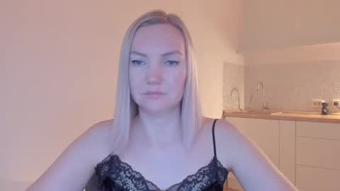 Snapshot of rock__baby chatting on 02-28-25, 02:42 rock__baby online show from 02-28-25, 02:42