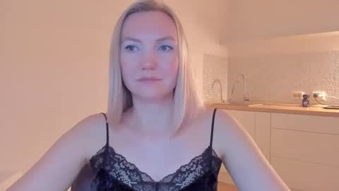 Snapshot of rock__baby chatting on 03-01-25, 05:52 rock__baby online show from 03-01-25, 05:52