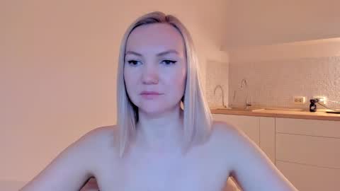 Snapshot of rock__baby chatting on 03-07-25, 02:25 rock__baby online show from 03-07-25, 02:25