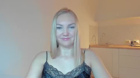 Snapshot of rock__baby chatting on 10-25-25, 10:59 rock__baby online show from 10-25-25, 10:59